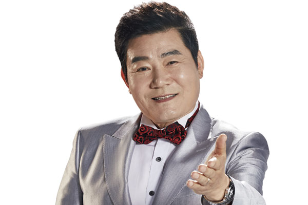 안동역에서 가수 진성, 프랜차이즈 폭풍장어 홍보대사 위촉