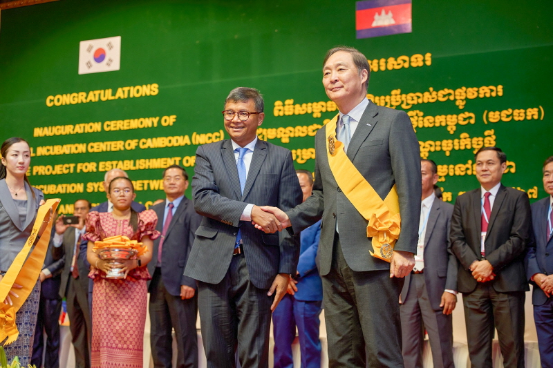 한국의 지원으로 영근 디지털 혁신창업의 꿈… 코이카, 캄보디아 국립창업보육센터 오픈